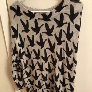 🌞 Large H&M over sized Bird Print Sweater 🌞